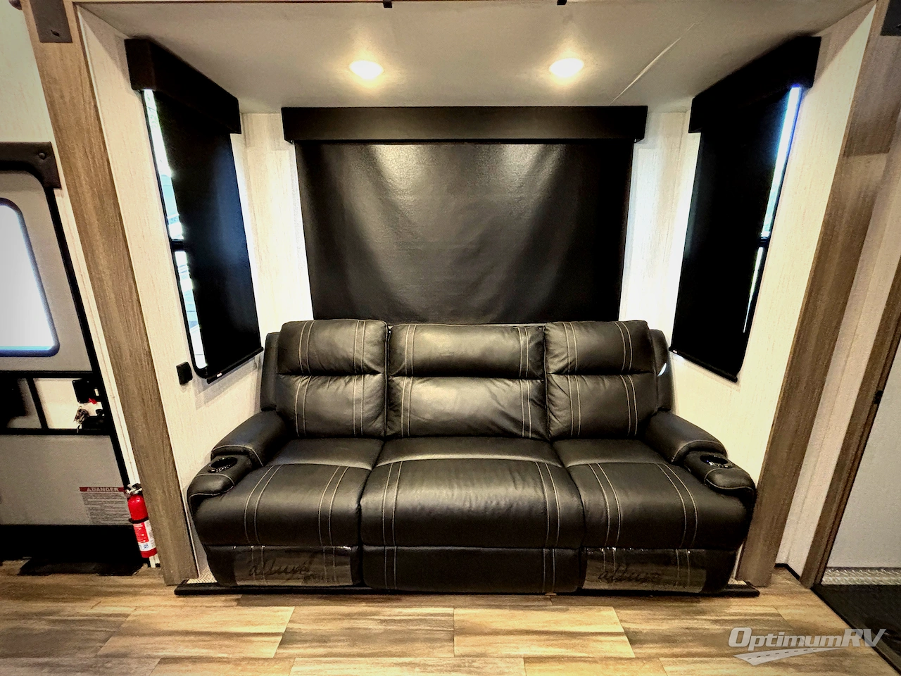 2022 Heartland Road Warrior 375 Photo 16