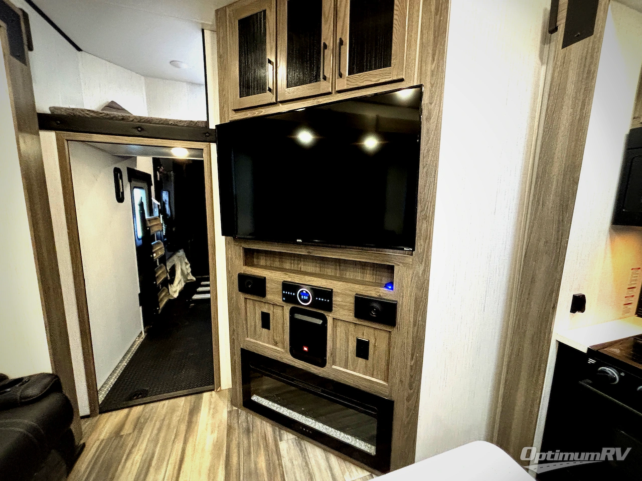 2022 Heartland Road Warrior 375 Photo 17