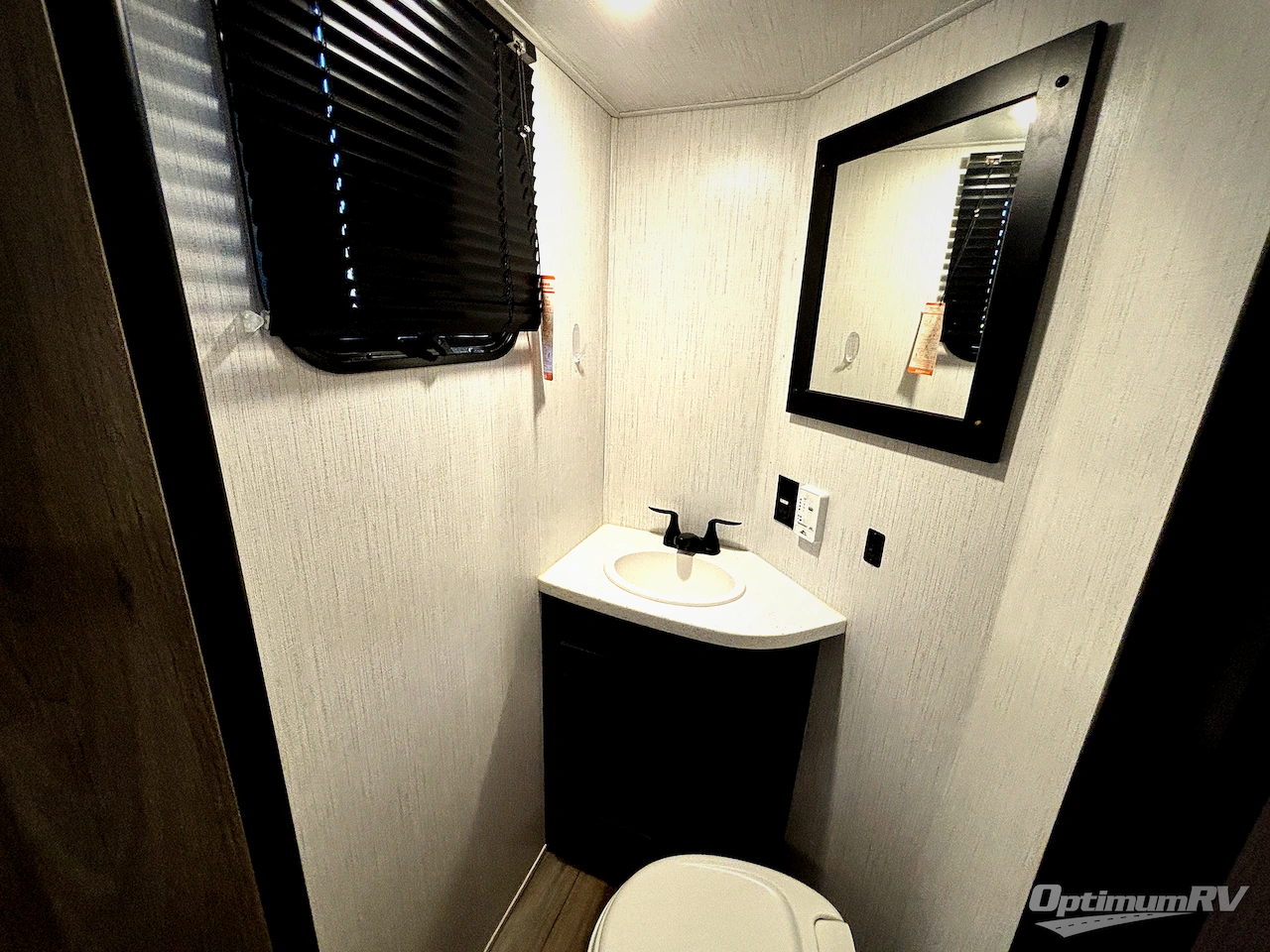 2022 Heartland Road Warrior 375 Photo 22