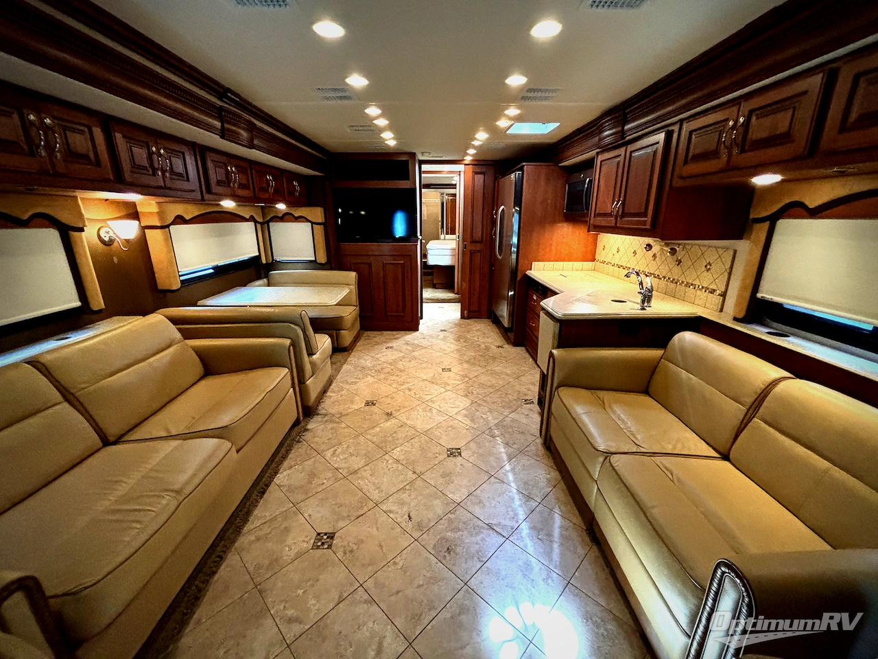 2012 Fleetwood Discovery 36J Photo 4