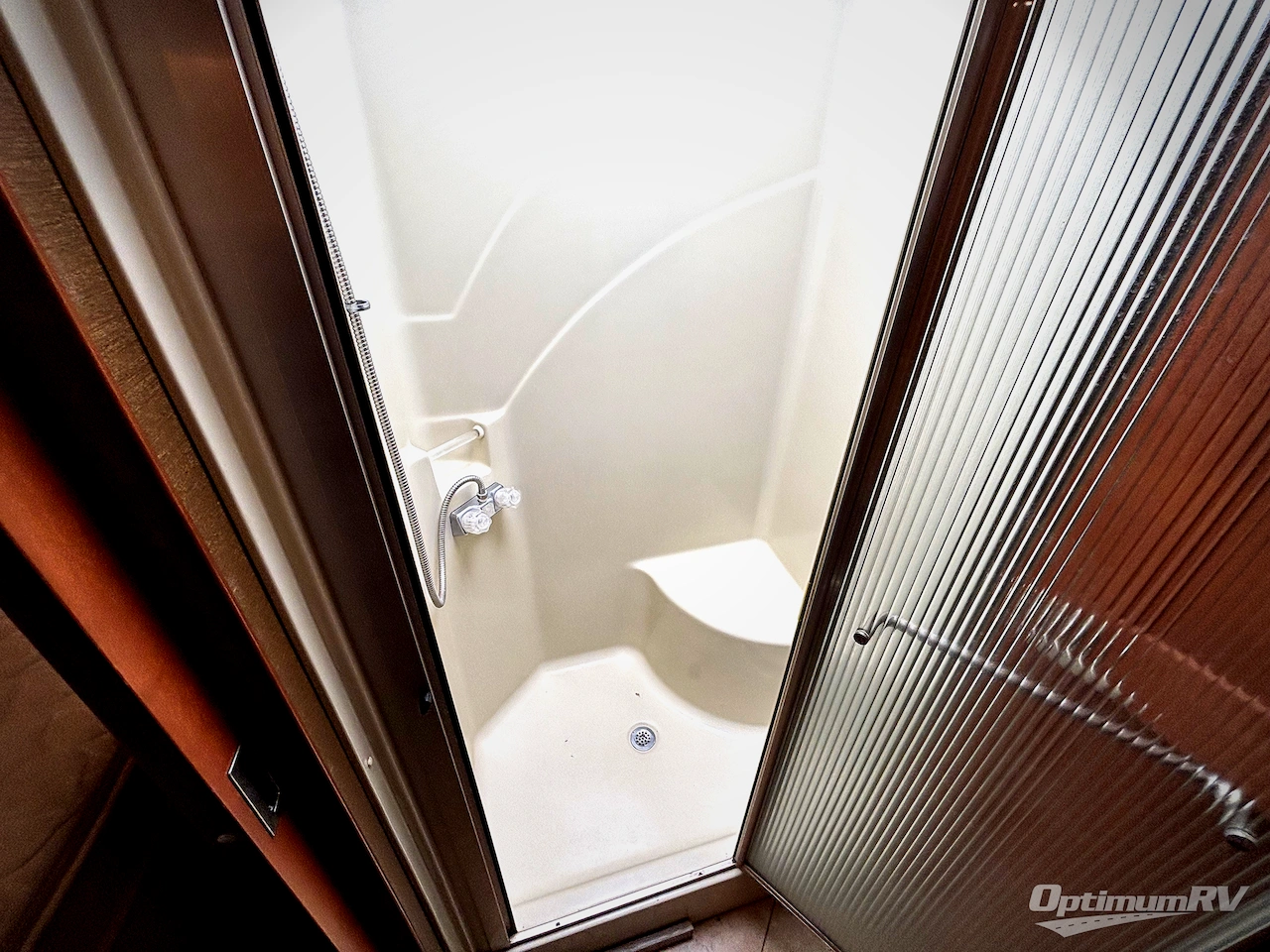 2012 Fleetwood Discovery 36J Photo 17