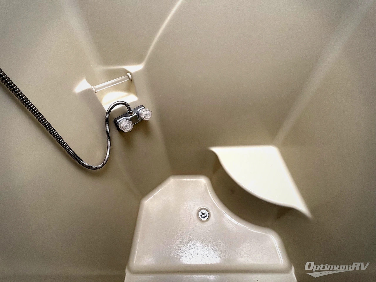 2012 Fleetwood Discovery 36J Photo 19