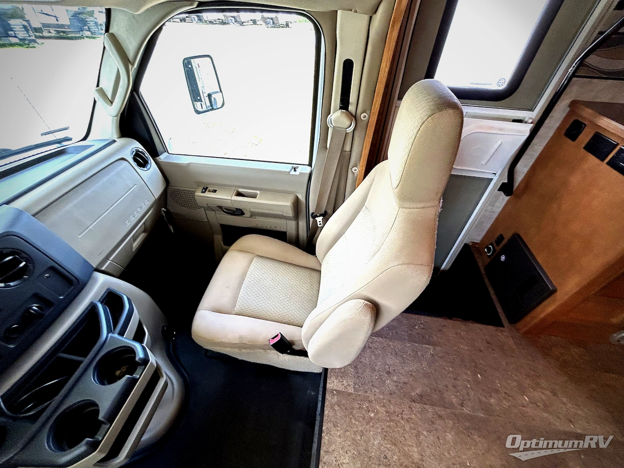 2016 Winnebago Minnie Winnie 27Q Photo 9
