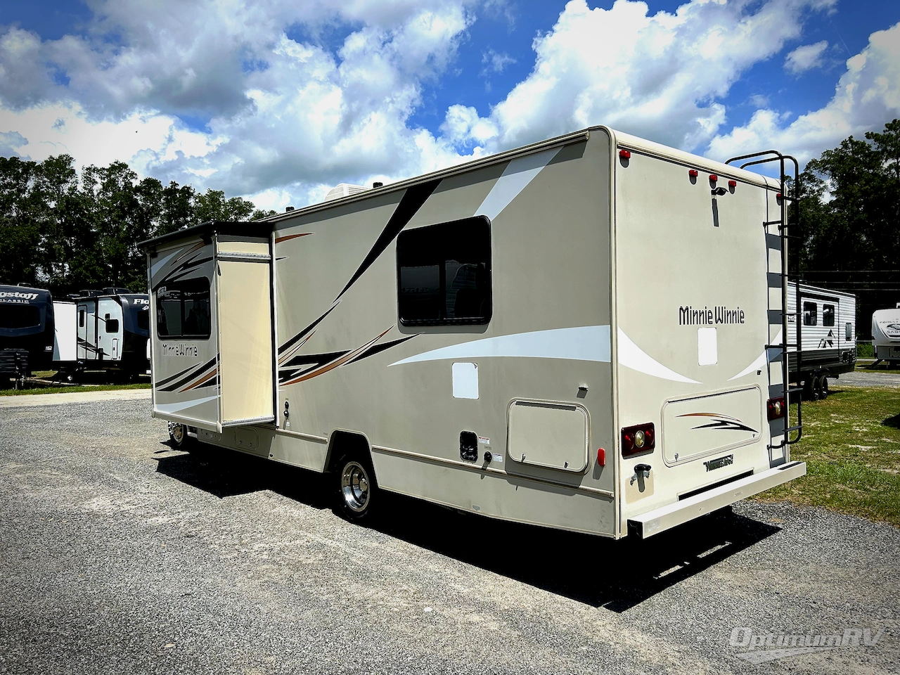 2016 Winnebago Minnie Winnie 27Q Photo 3