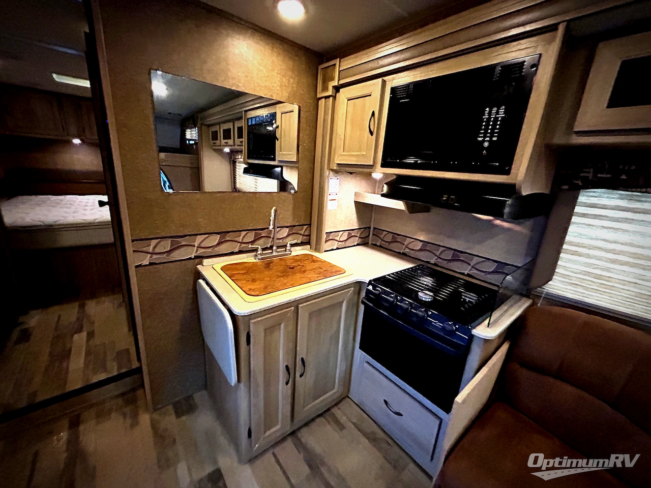 2015 Coachmen Freelander 29KS Ford 450 Photo 15