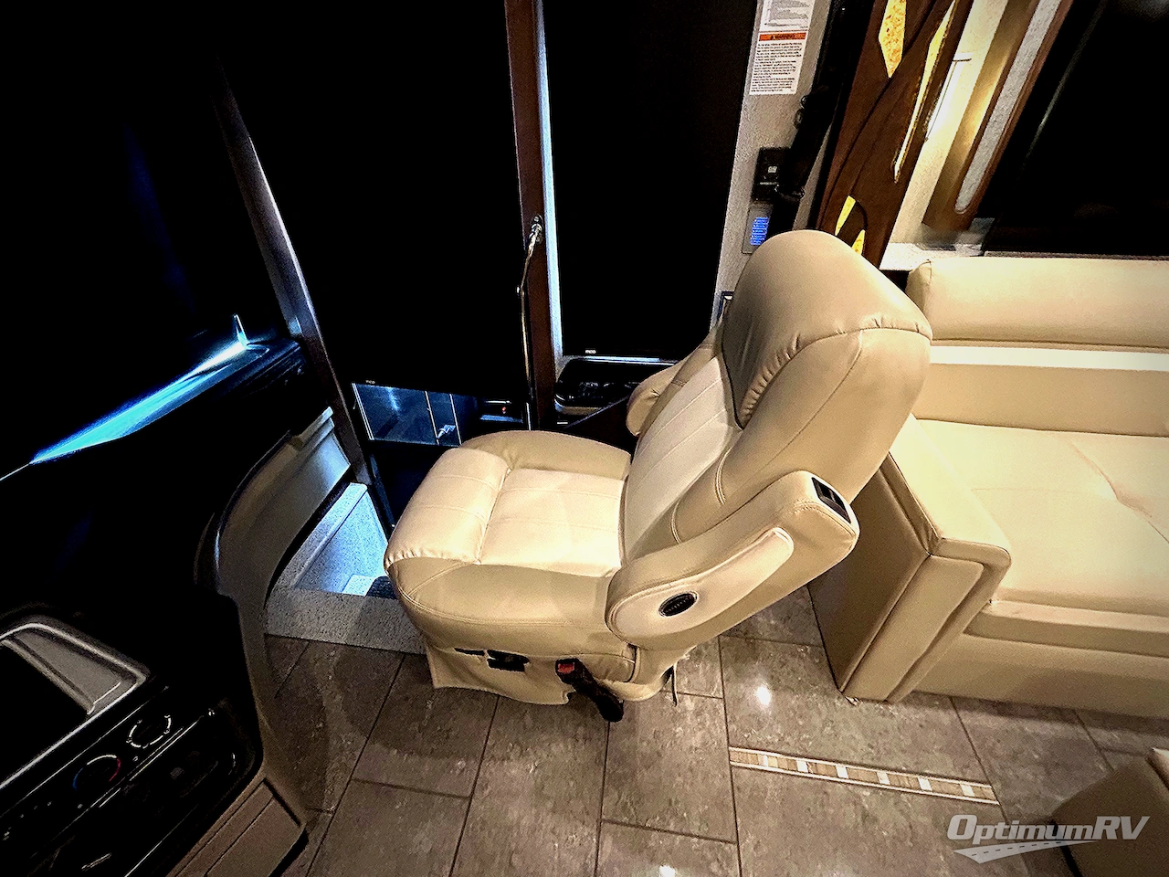 2019 Newmar Ventana 4037 Photo 3