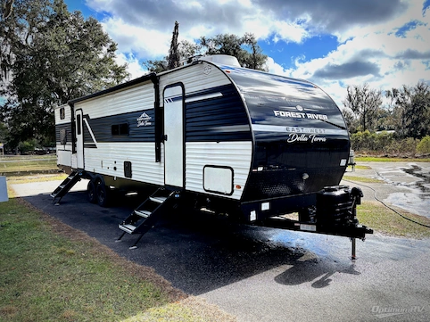 New 2025 East To West Della Terra 312BH Featured Photo