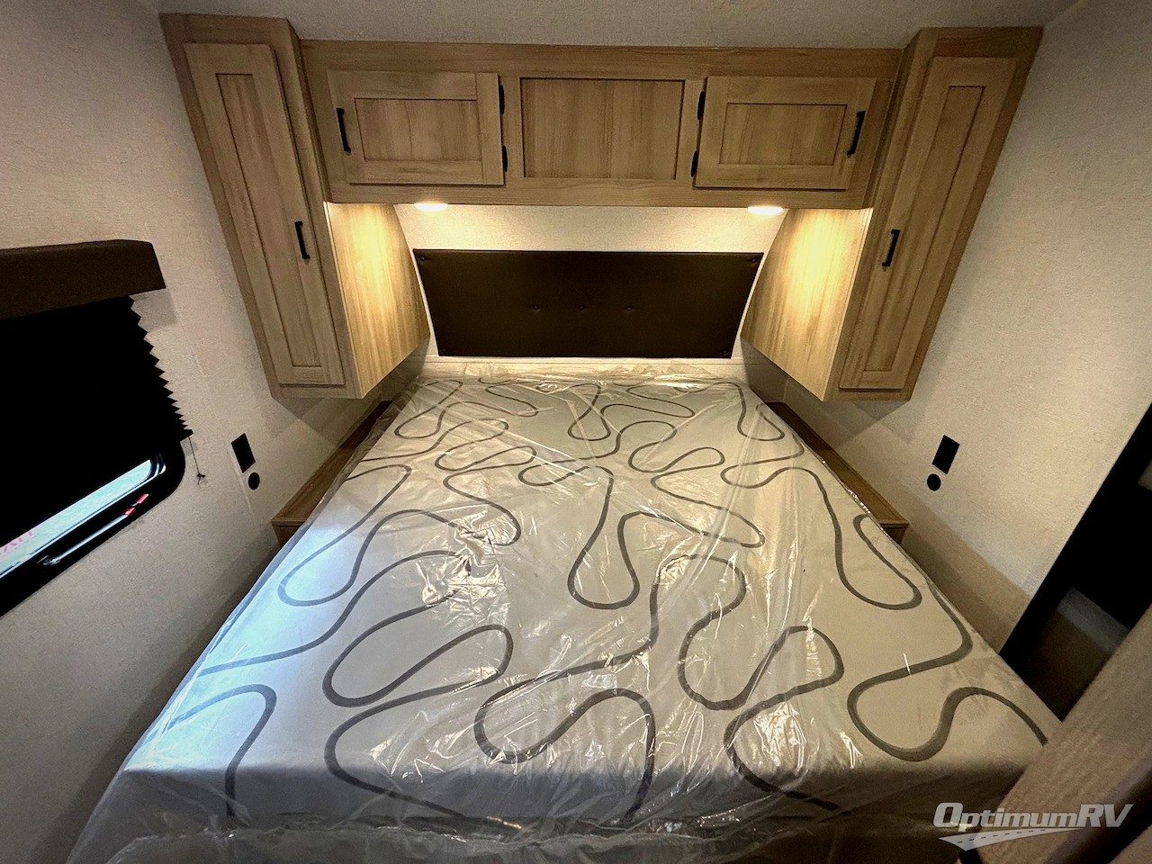 2025 East To West Della Terra 312BH Photo 7