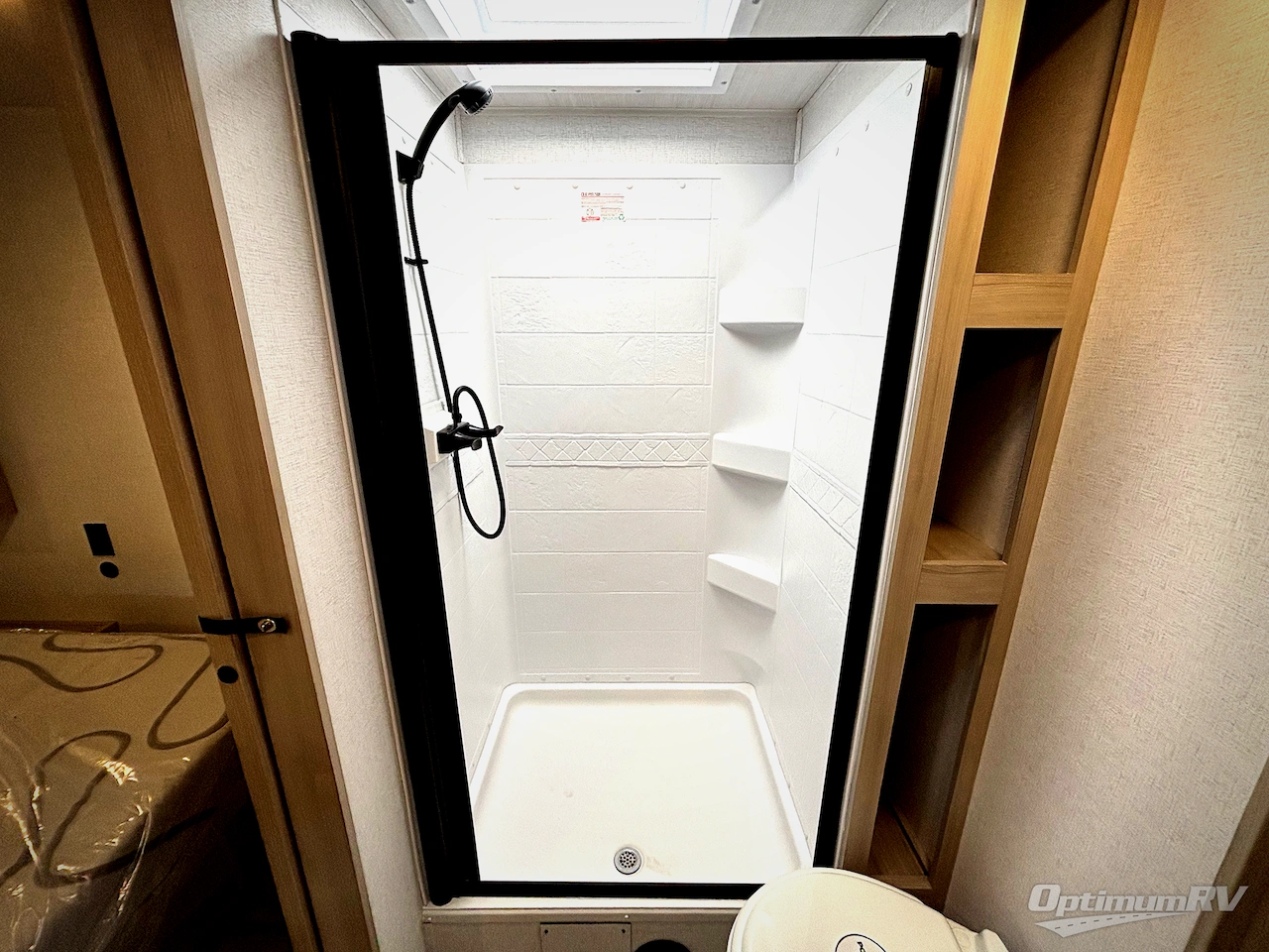 2025 East To West Della Terra 312BH Photo 9