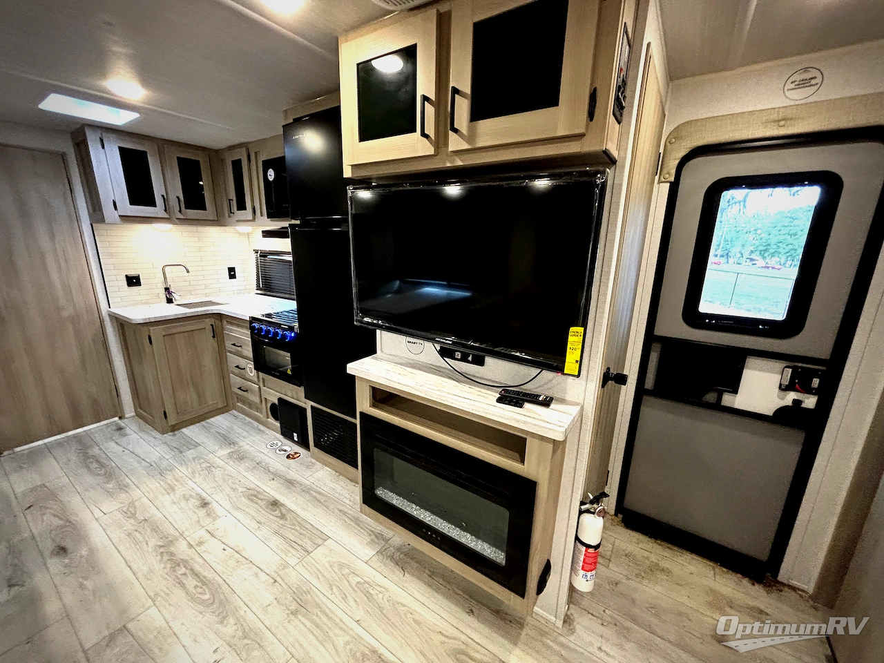 2025 East To West Della Terra 312BH Photo 14