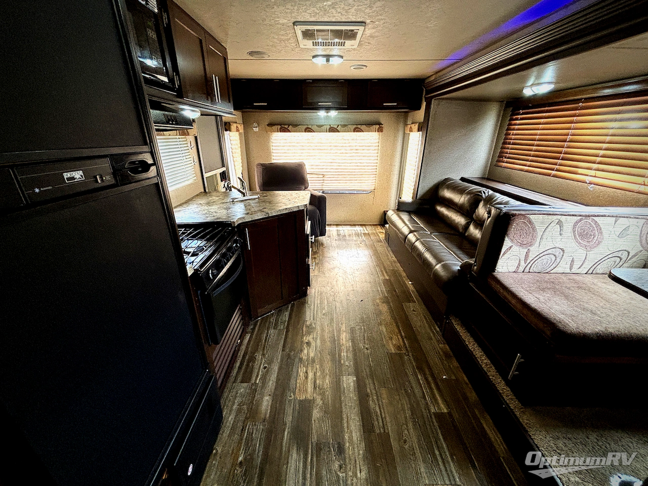 2015 Forest River Cherokee Grey Wolf 26RL Photo 4