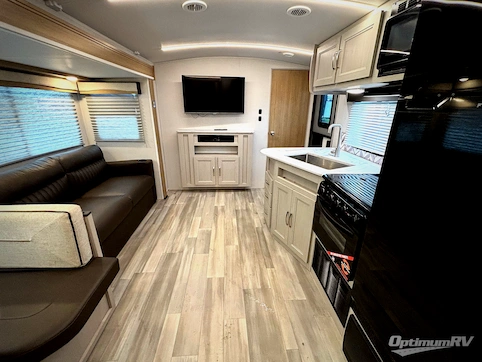 2025 Cruiser Embrace EL32BH RV Photo 2