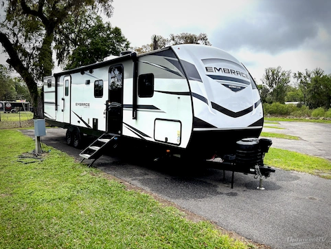 Used 2025 Cruiser Embrace EL32BH Featured Photo