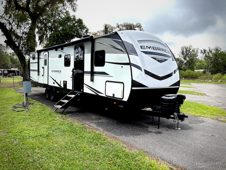 2025 Cruiser Embrace EL32BH RV Photo 1