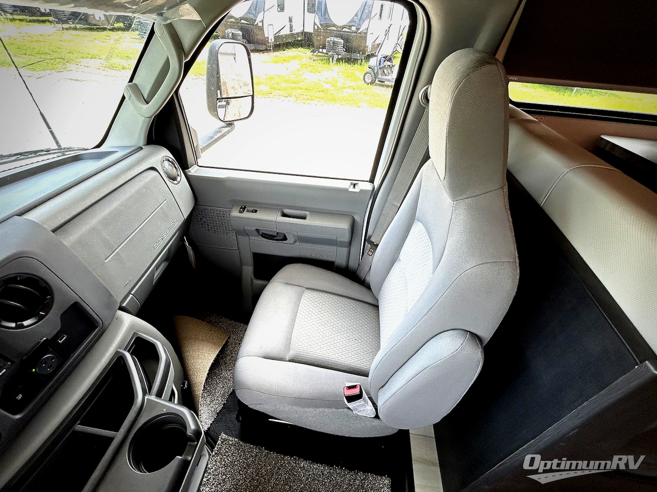 2026 Forest River Sunseeker LE 3250DSLE Ford Photo 9
