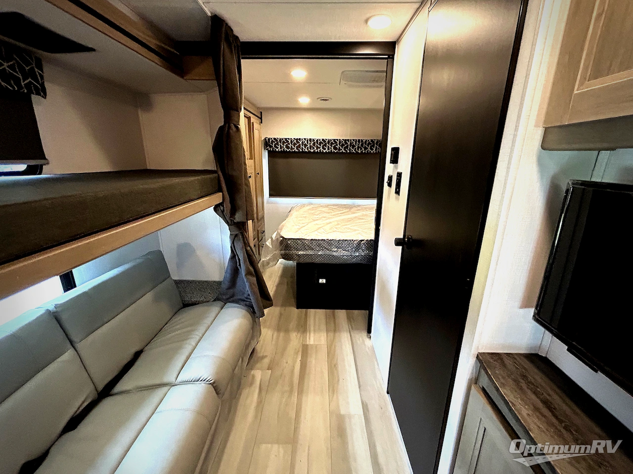 2026 Forest River Sunseeker LE 3250DSLE Ford Photo 17