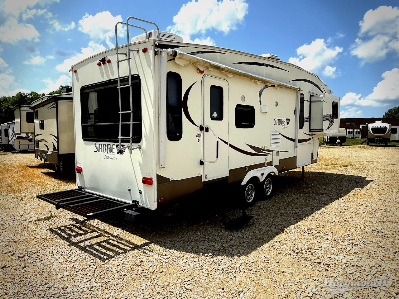 2014 Palomino Sabre Silhouette 281RLDS Photo 2