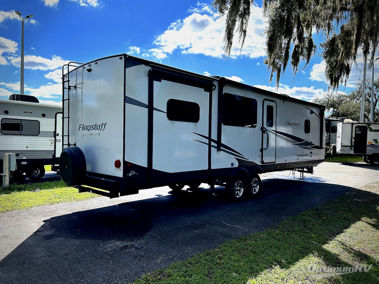 2025 Forest River Flagstaff Super Lite 29RLS Photo 2