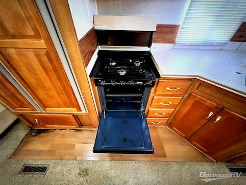 2000 Damon Ultrasport 3670 RV Photo 4