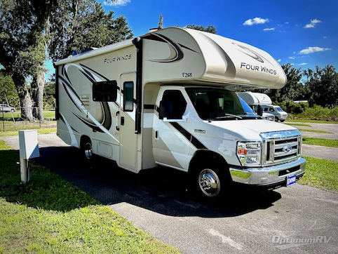 Used 2019 Thor Four Winds 22B Featured Photo