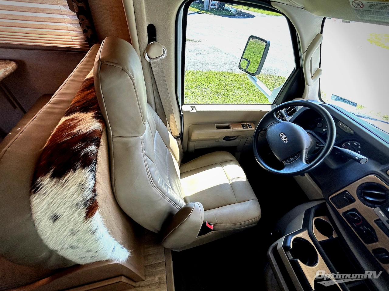 2019 Thor Four Winds 22B Photo 6