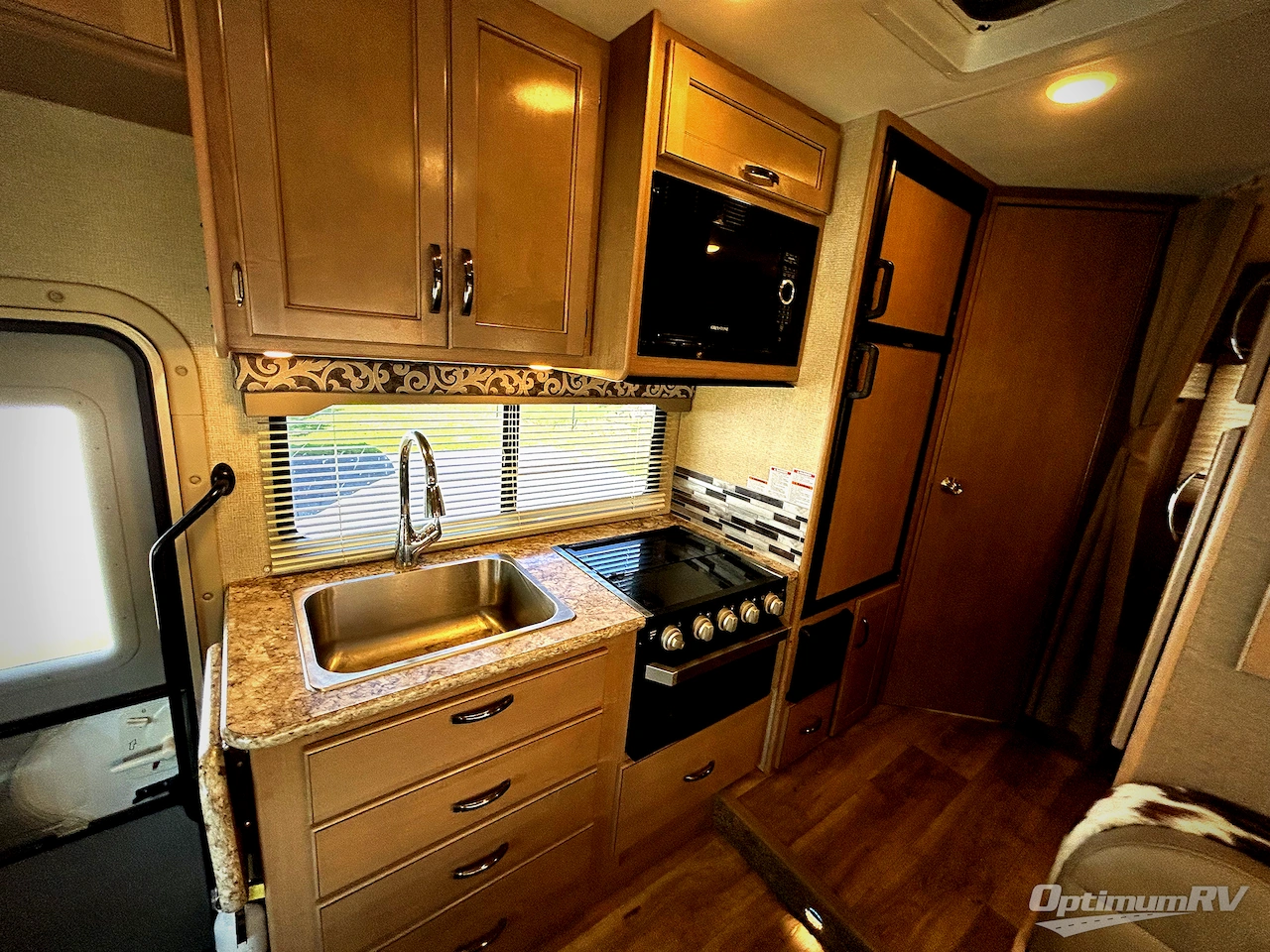 2019 Thor Four Winds 22B Photo 13