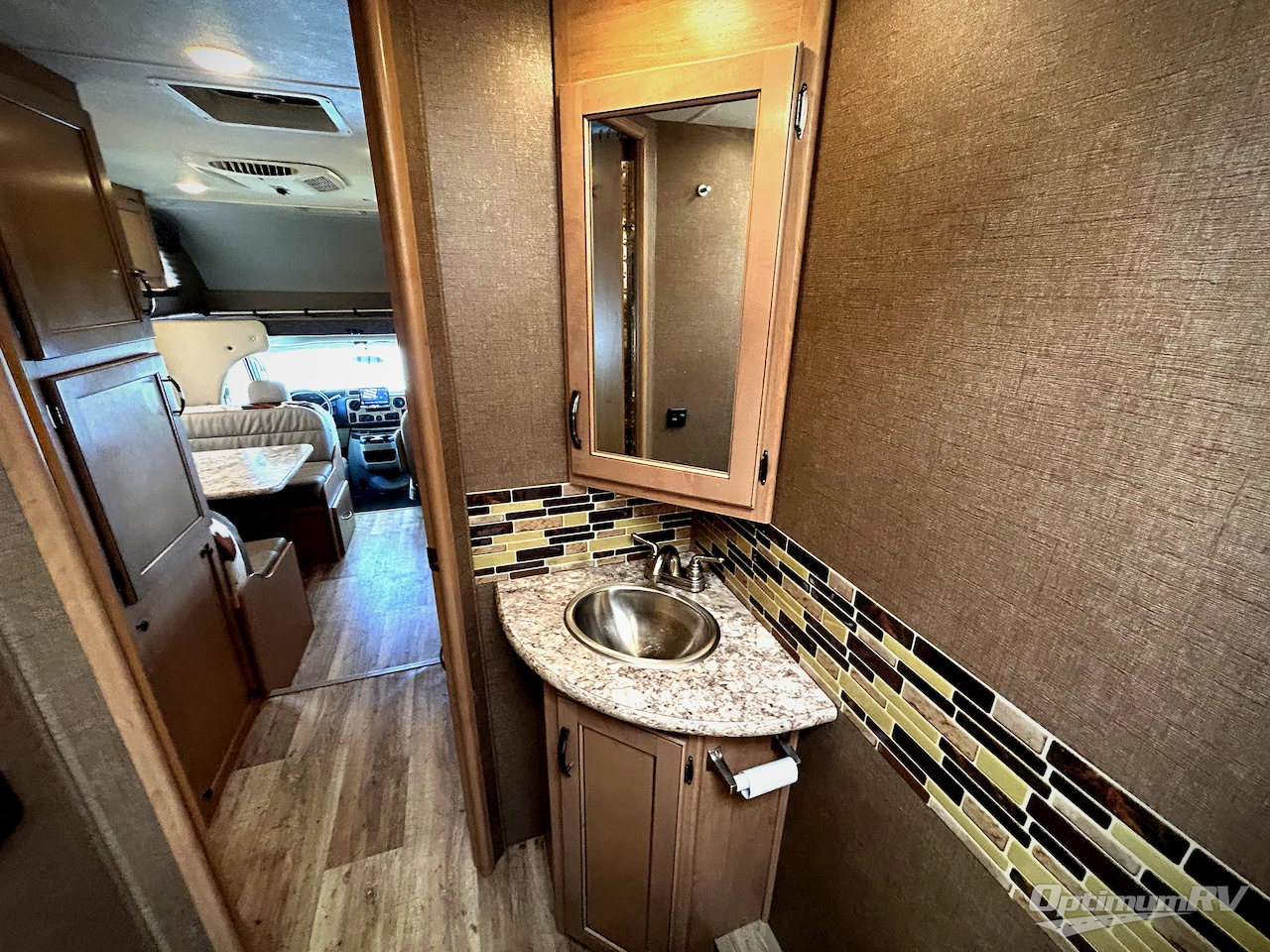 2019 Thor Four Winds 22B Photo 16