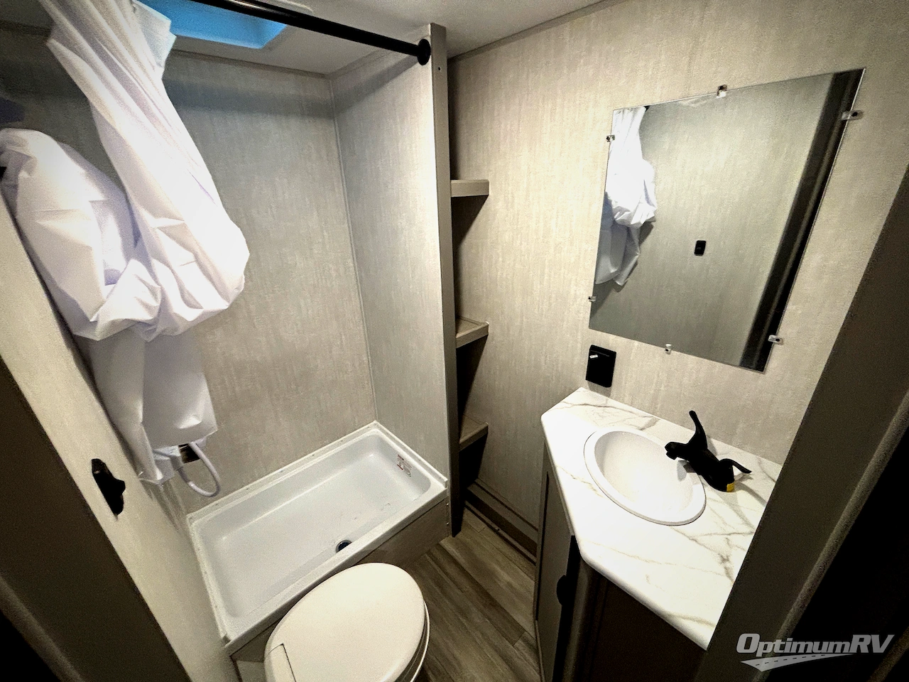 2025 Forest River Viking 5K Series 26BH Photo 13
