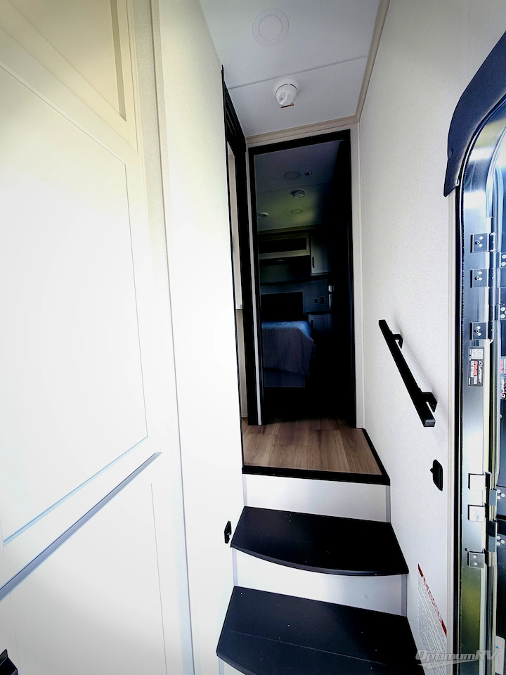 2026 Grand Design Momentum G-Class 350G Photo 9