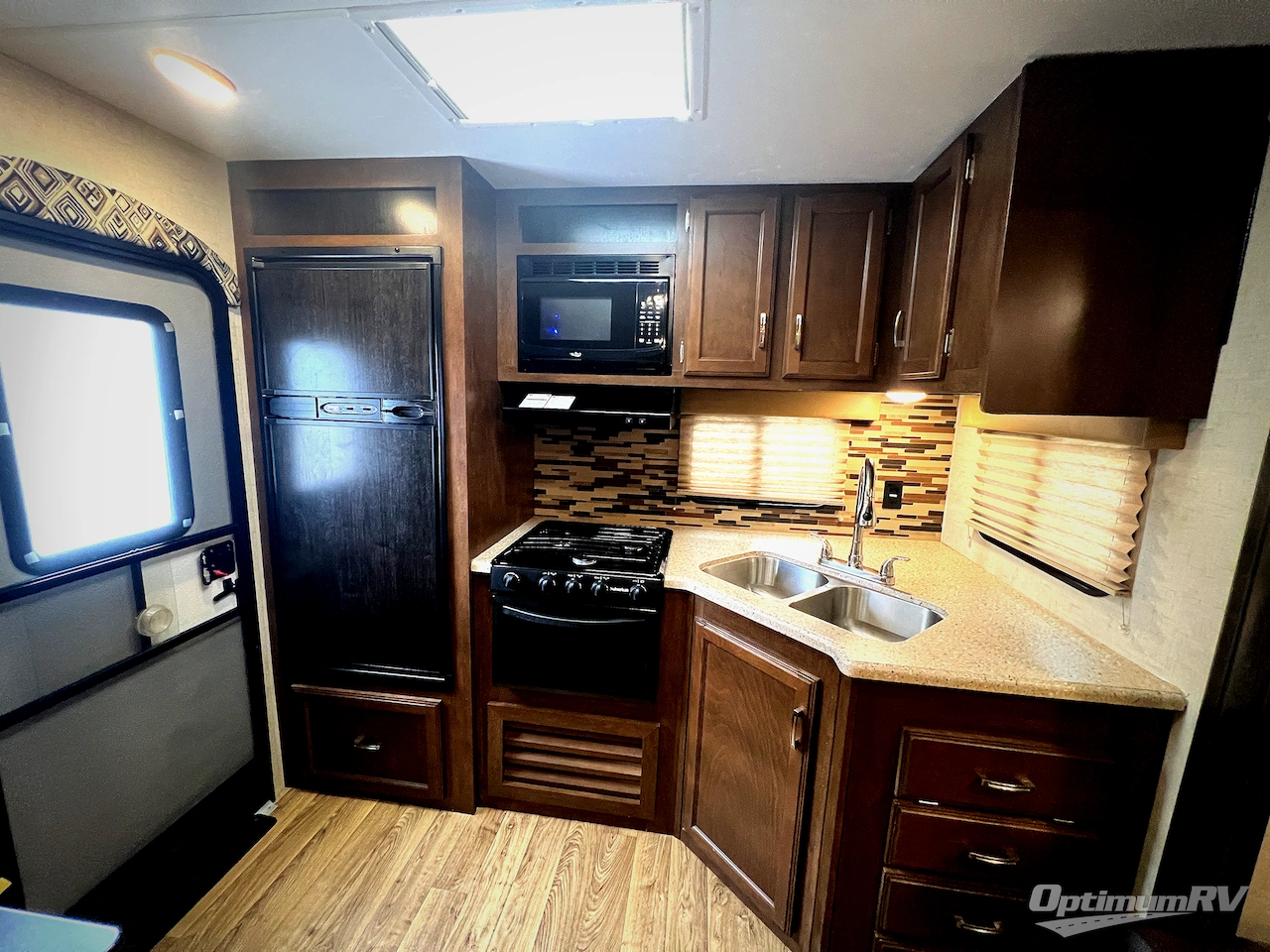 2018 Venture SportTrek 251VRK Photo 10