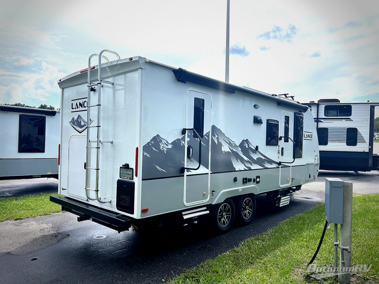 2025 Lance Lance Travel Trailers 2185 Photo 2