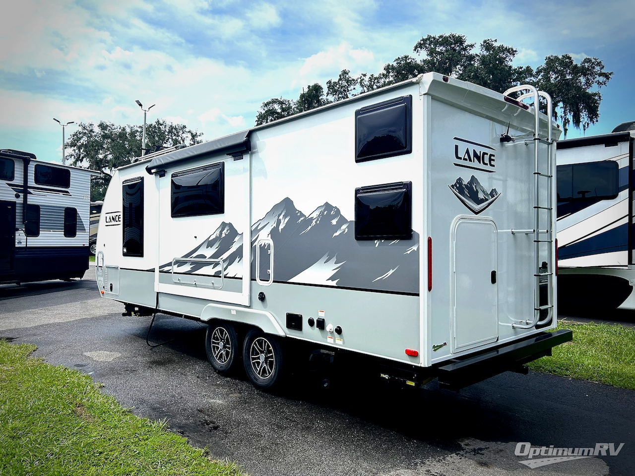 2025 Lance Lance Travel Trailers 2185 Photo 3