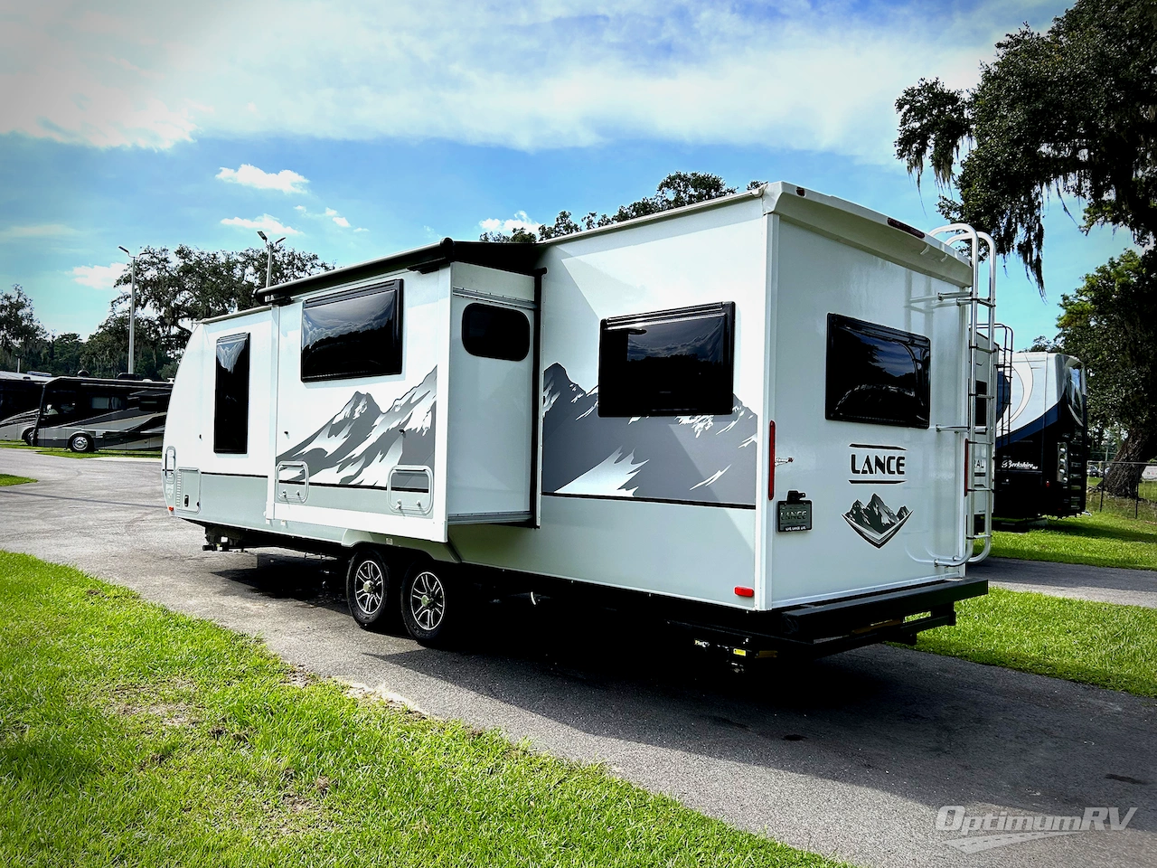 2025 Lance Lance Travel Trailers 2565 Photo 3