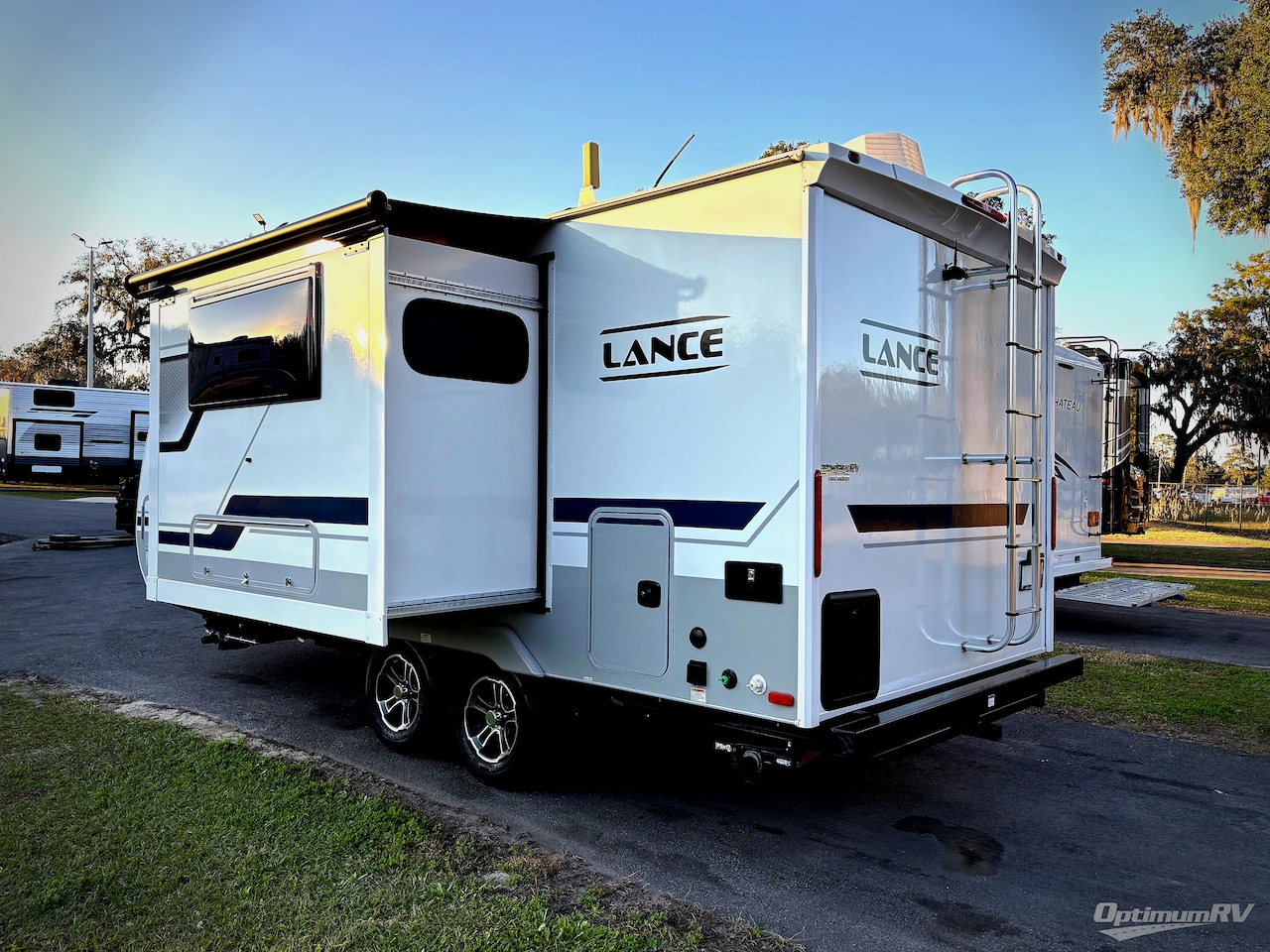 2022 Lance Lance Travel Trailers 1985 Photo 3