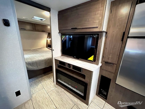 2025 Lance Squire SQ26 RV Photo 3