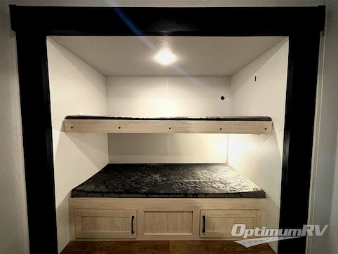 2026 Palomino Puma Camping Edition 305BHCE RV Photo 4