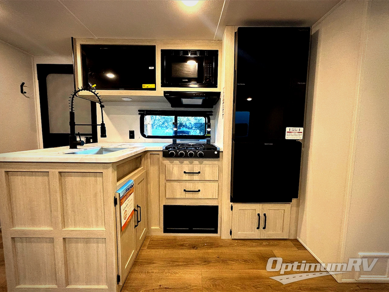 2026 Palomino Puma Camping Edition 305BHCE Photo 9