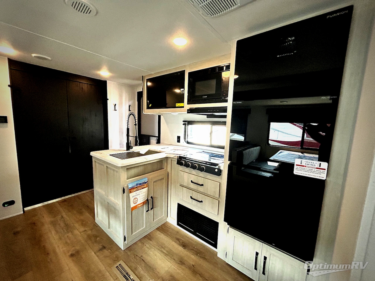 2026 Palomino Puma Camping Edition 305BHCE Photo 9