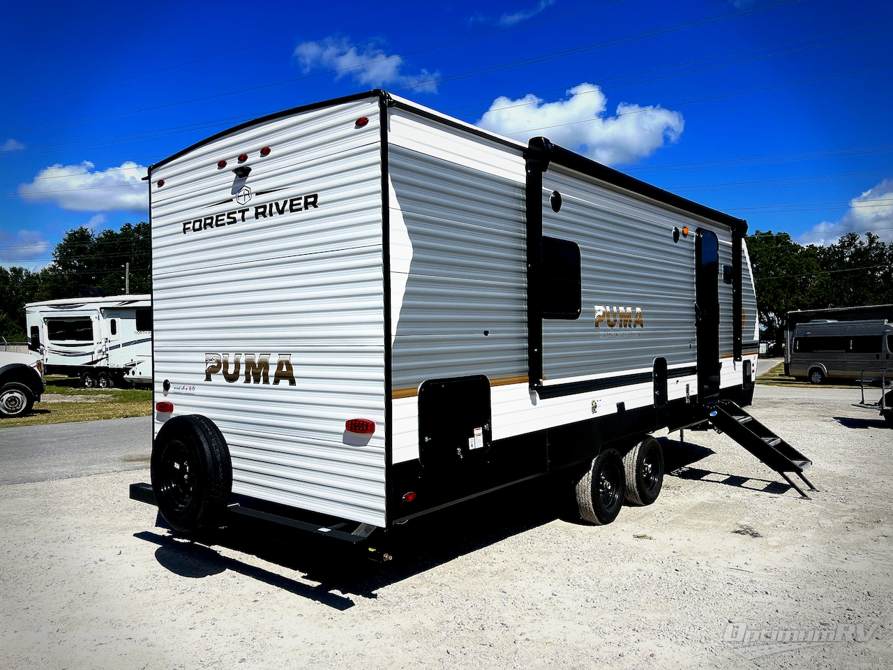 2026 Palomino Puma Camping Edition 211FKCE Photo 3