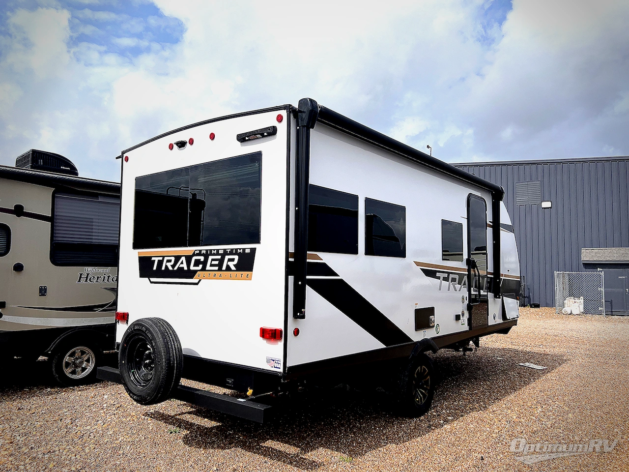 2025 Prime Time Tracer 170RS Photo 2