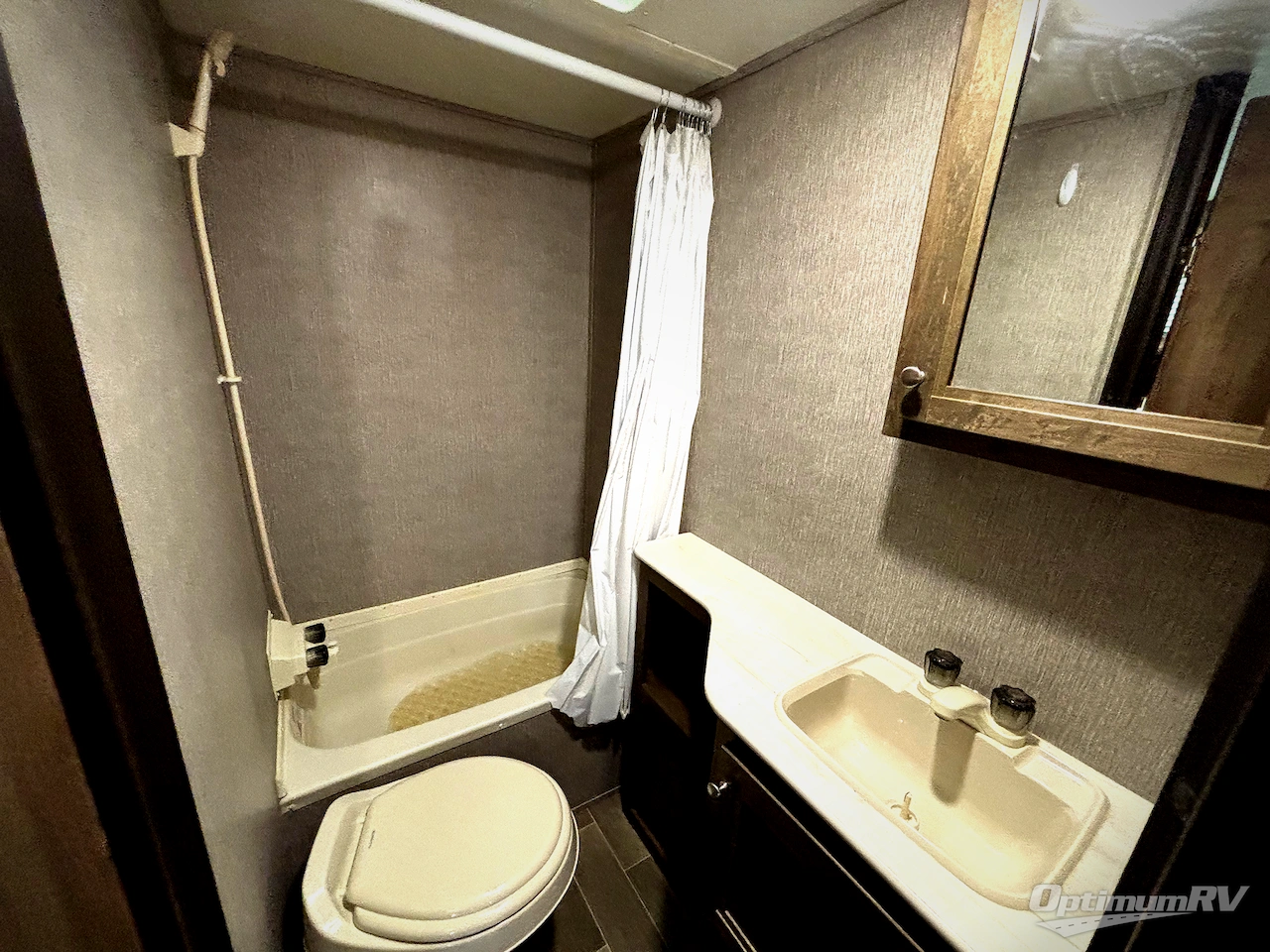 2020 Dutchmen Coleman Light LX 2125BH Photo 16