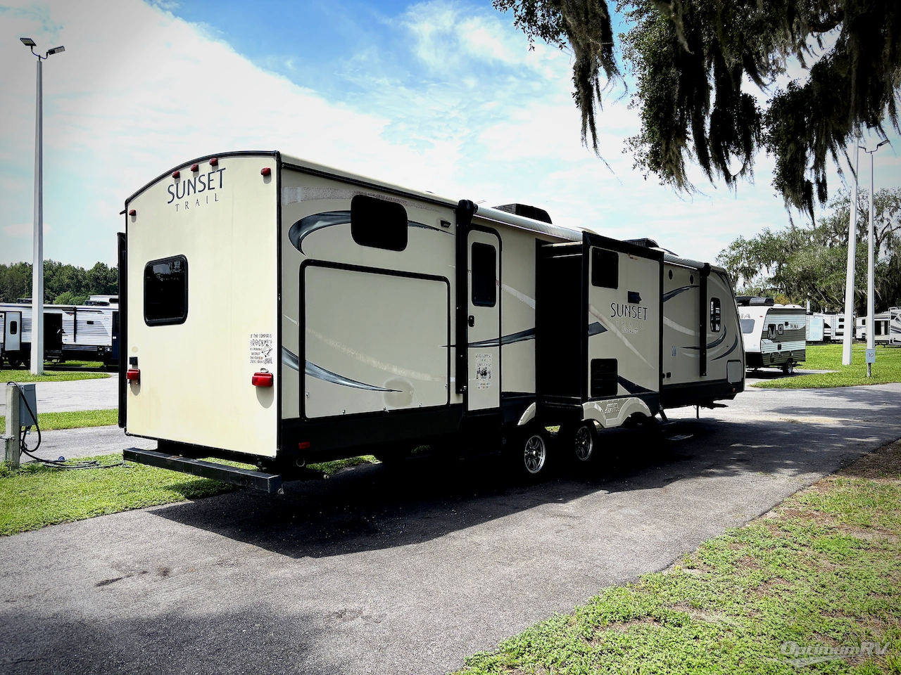 2017 CrossRoads Sunset Trail Super Lite ST320BH Photo 2