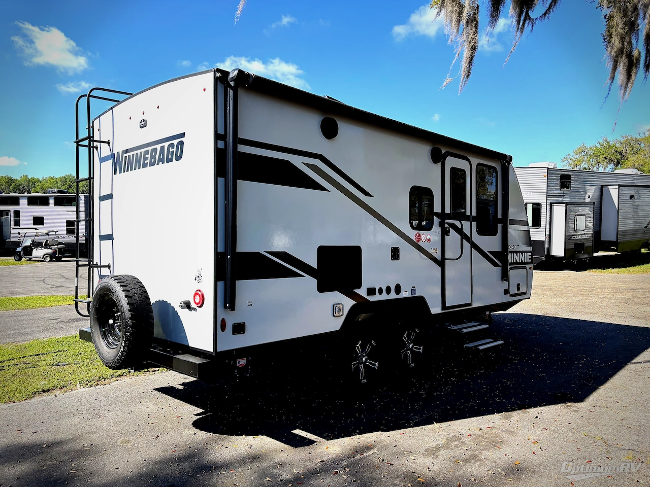 2023 Winnebago Towables Micro Minnie 2108FBS Photo 2