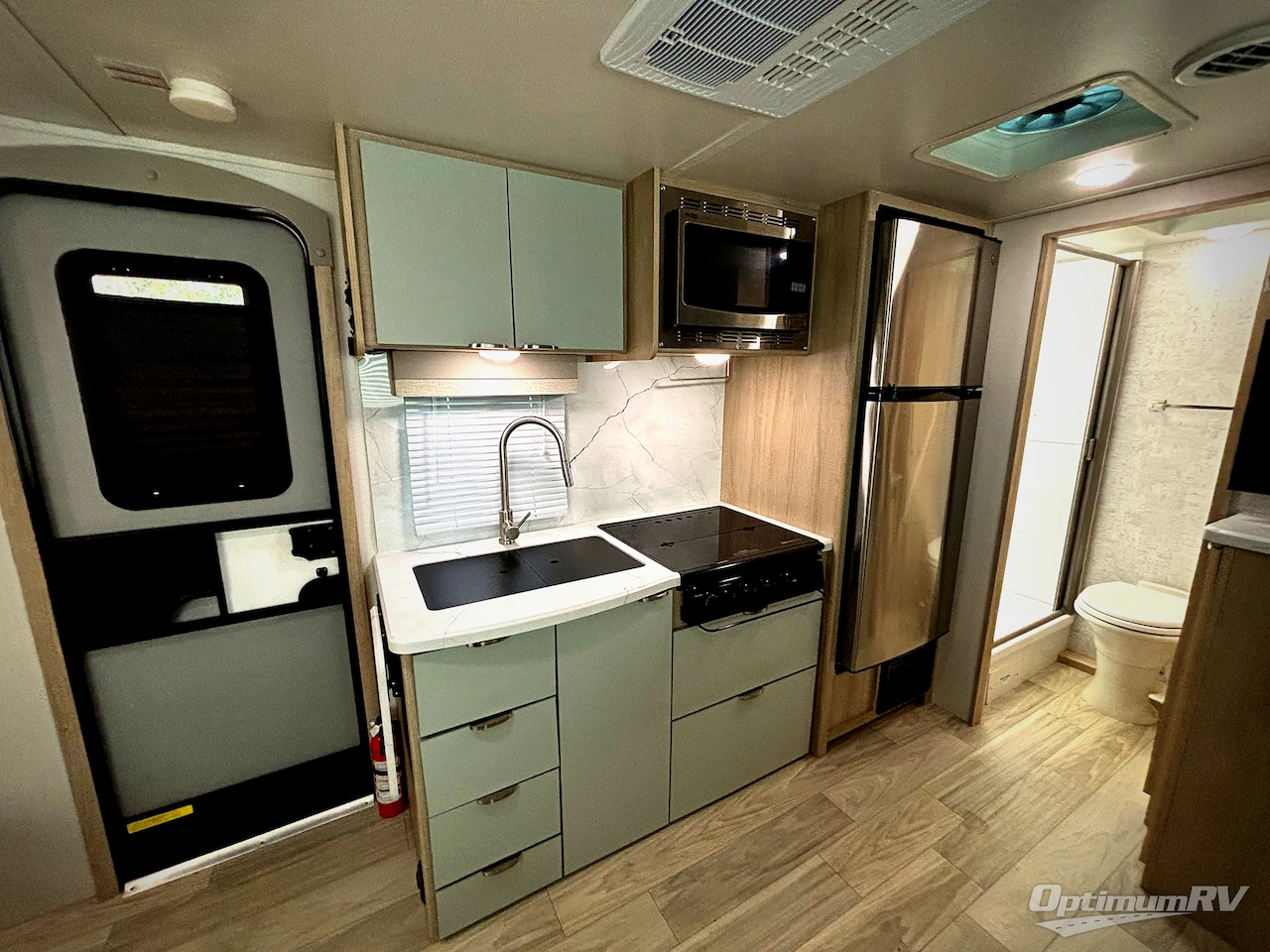 2023 Winnebago Towables Micro Minnie 2108FBS Photo 8