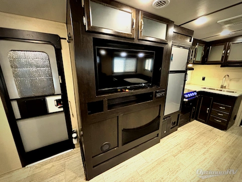 2019 Coachmen Spirit Ultra Lite 2758RB RV Photo 3