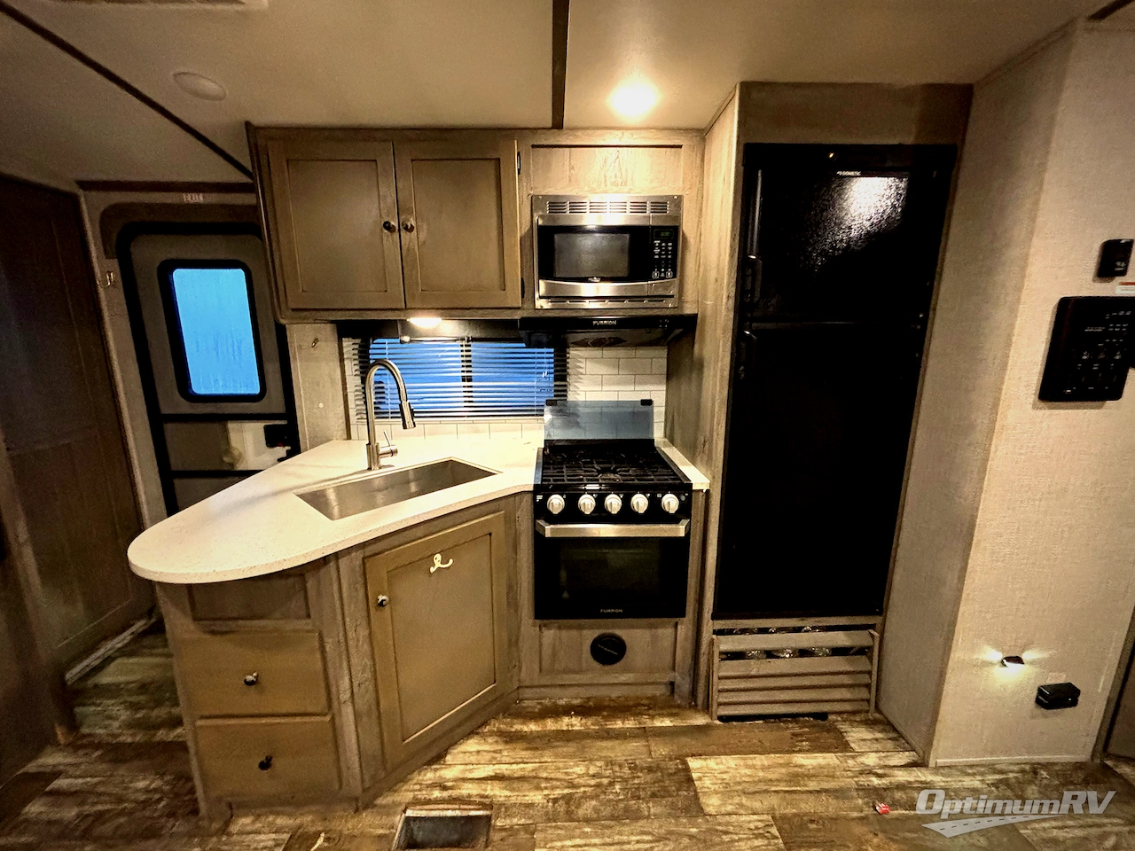2019 Keystone Outback 324CG Photo 4