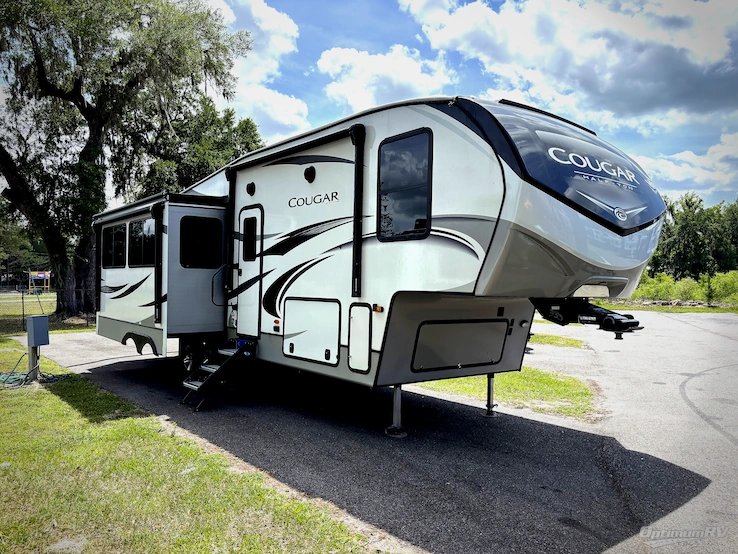 2021 Keystone Cougar Half-Ton 30RLS RV Photo 1