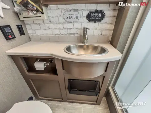 2022 Thor Miramar 34.6 RV Photo 3