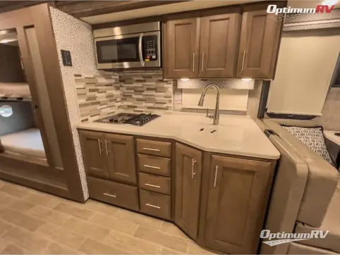 2022 Thor Miramar 34.6 RV Photo 4