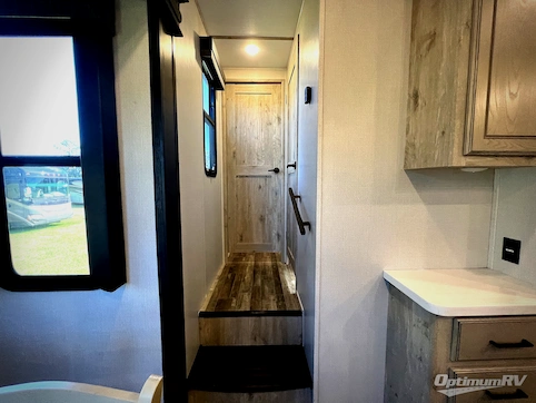 2023 Keystone Avalanche 360FL RV Photo 4